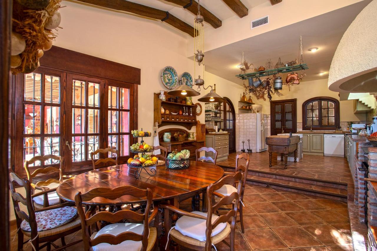 Casa Flores Con Piscina Interior Climatizada Alcaucin Bagian luar foto