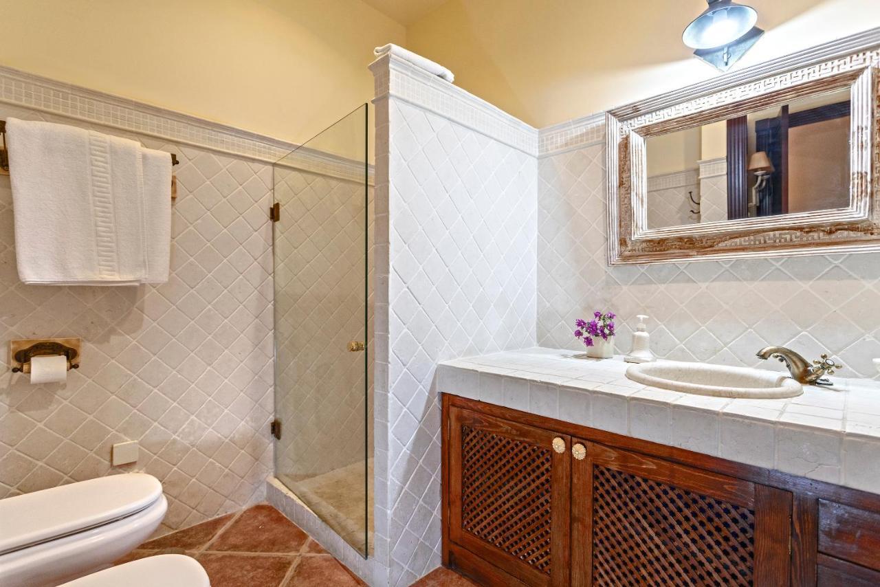 Casa Flores Con Piscina Interior Climatizada Alcaucin Bagian luar foto