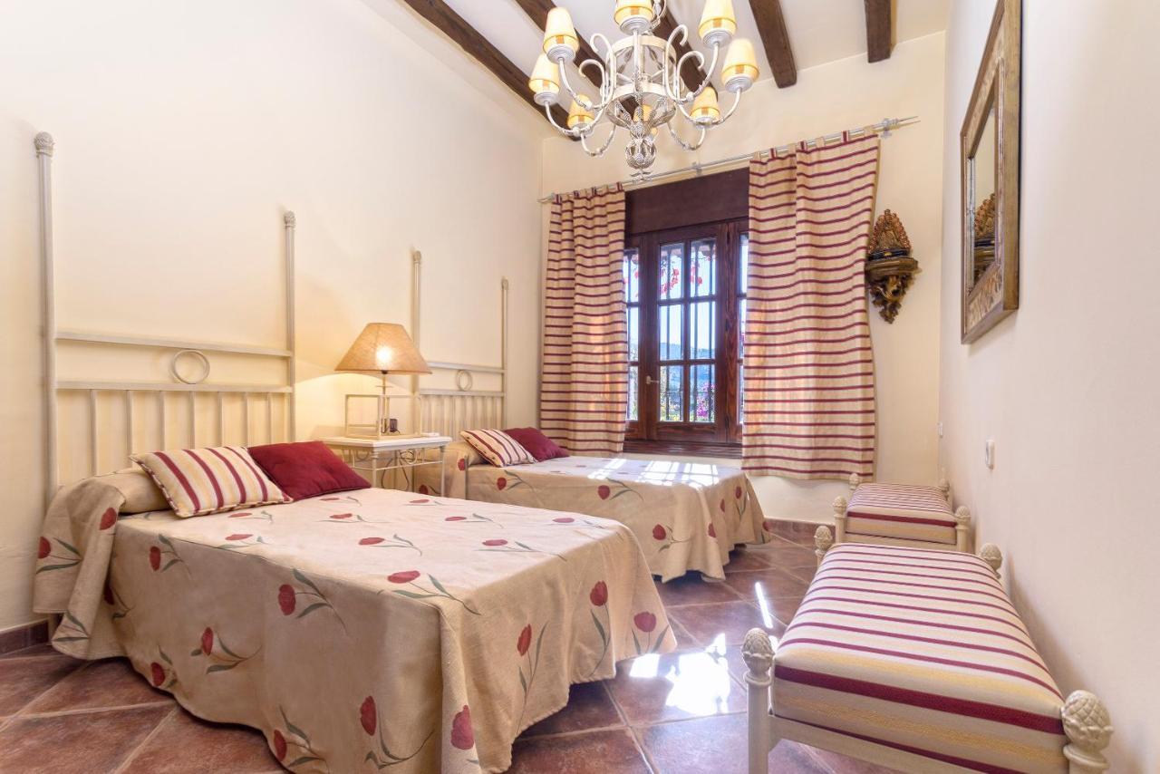 Casa Flores Con Piscina Interior Climatizada Alcaucin Bagian luar foto