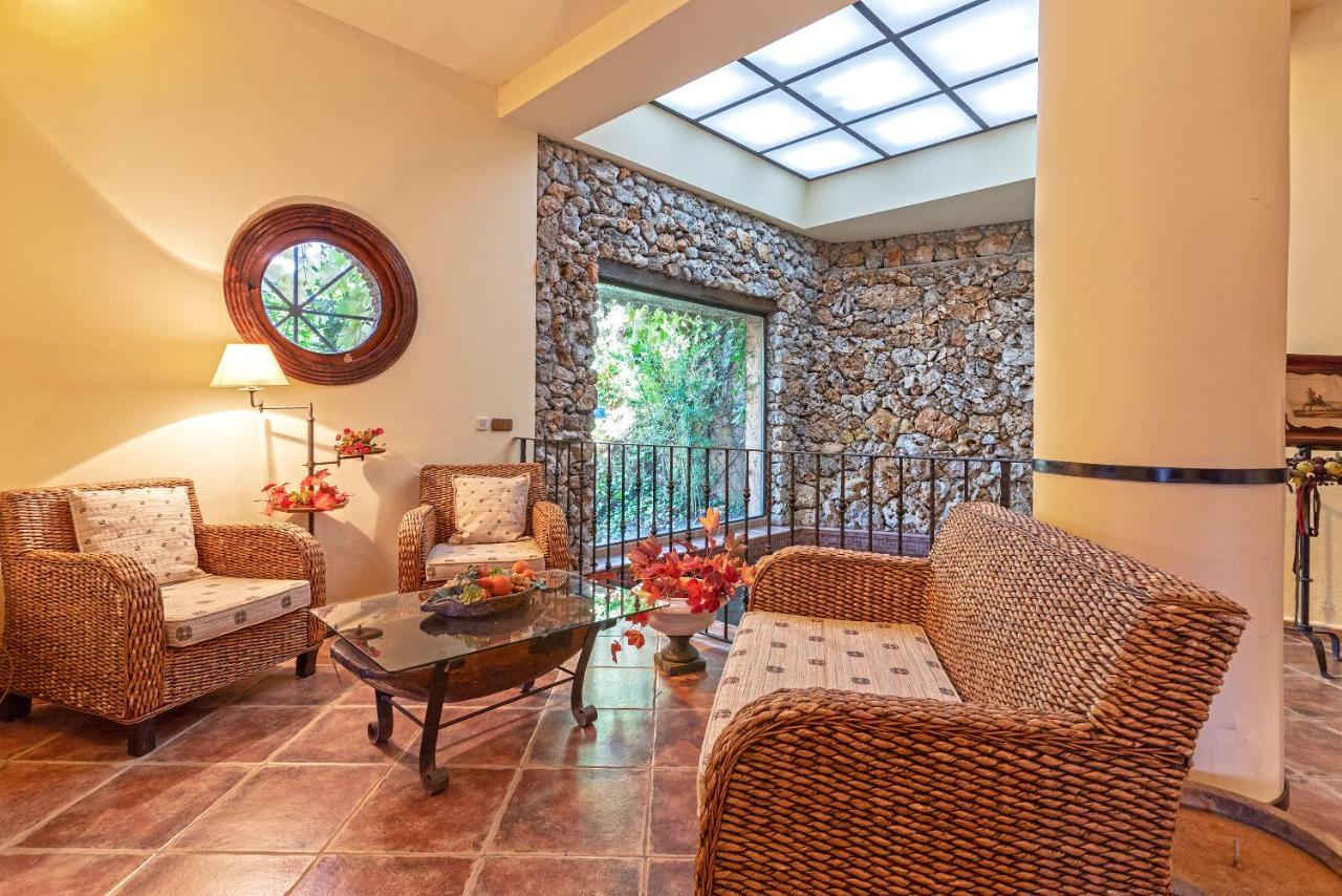 Casa Flores Con Piscina Interior Climatizada Alcaucin Bagian luar foto