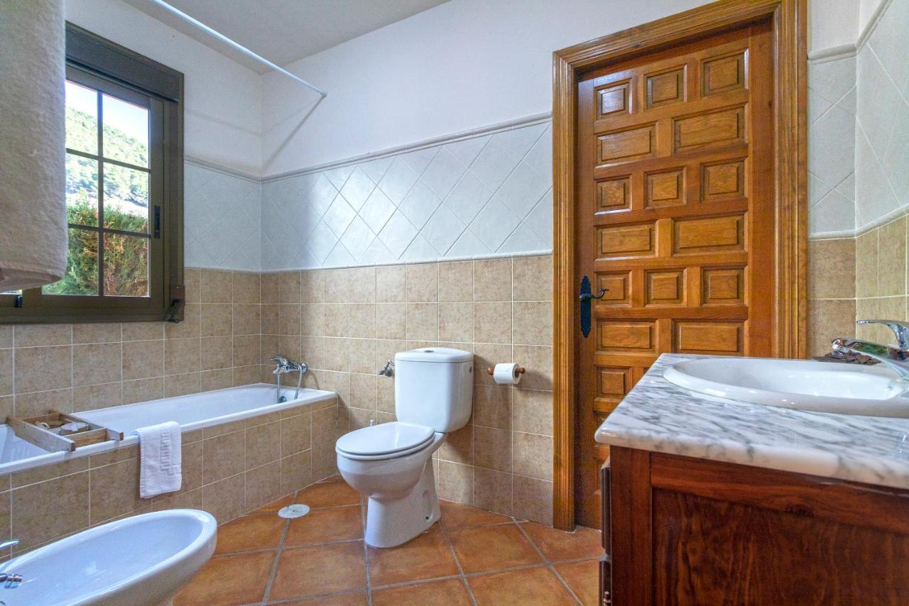 Casa Flores Con Piscina Interior Climatizada Alcaucin Bagian luar foto